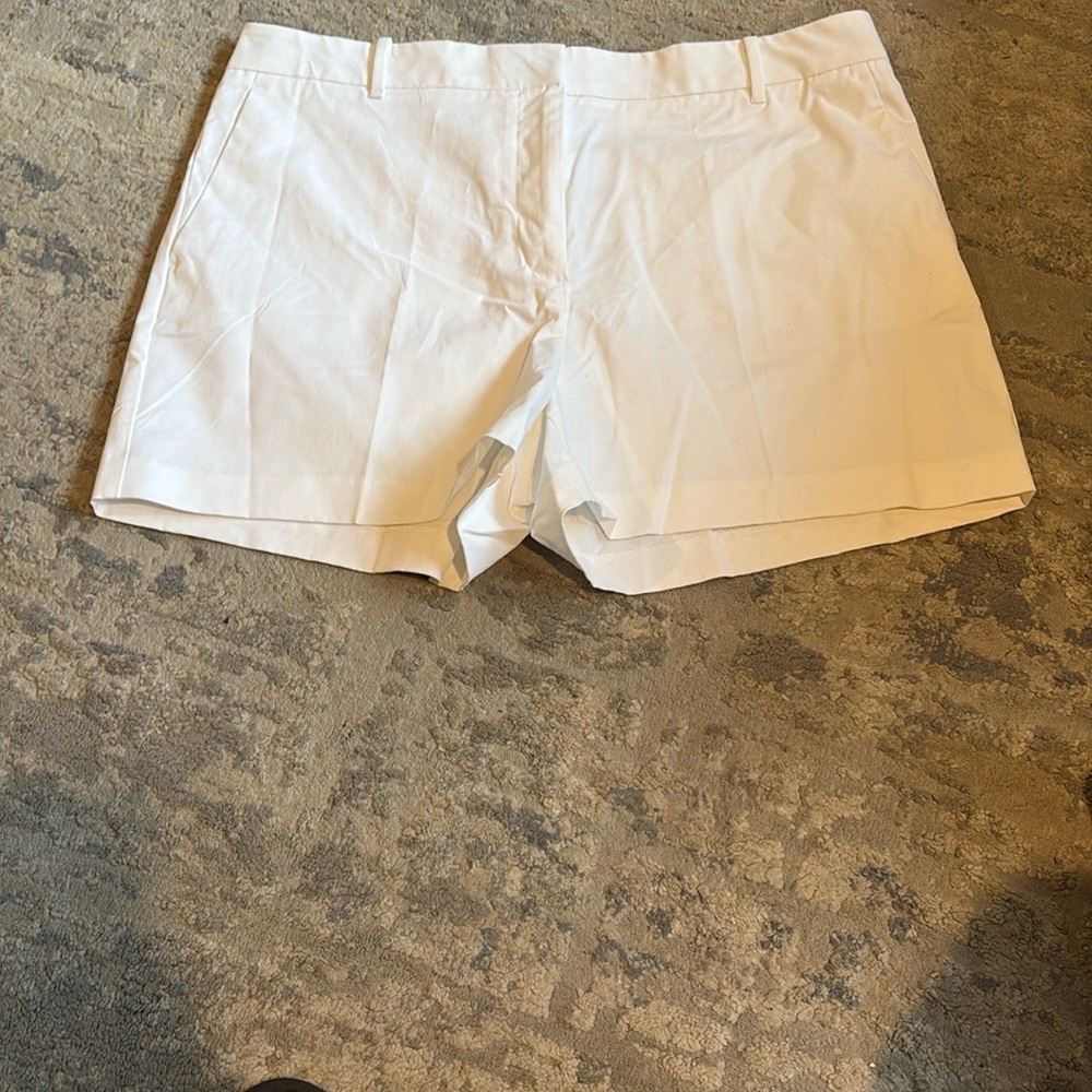 Ann Taylor White City Shorts Classic Style